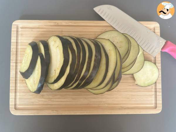 Sicilian eggplant pasta, the easy and light version - pasta alla norma - Preparation step 1