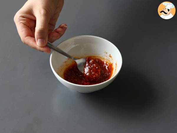 Korean style salmon with gochujang sauce ready in 8 minutes - Preparation step 2