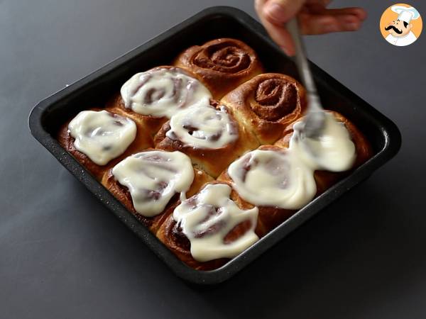 Cinnamon rolls and its vanilla cream cheese frosting - Preparation step 13