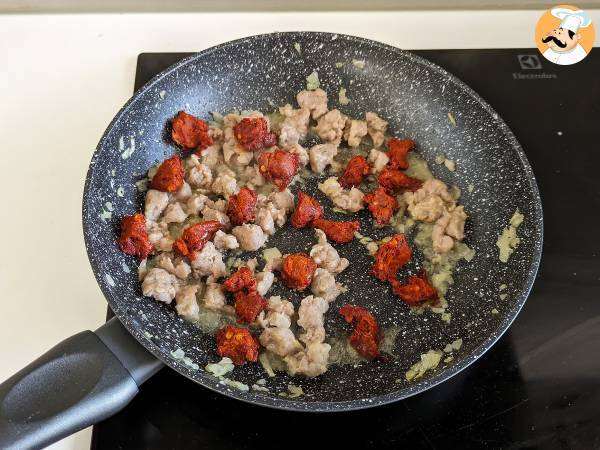 Risotto with 'nduja sausage, the perfect dish for spicy lovers! - Preparation step 2