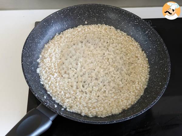 Risotto with 'nduja sausage, the perfect dish for spicy lovers! - Preparation step 4