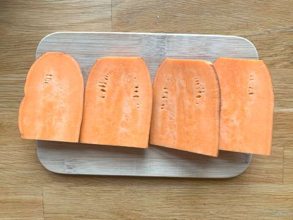 Sweet potato fries in the air fryer, for a crispy-soft result! - Preparation step 1