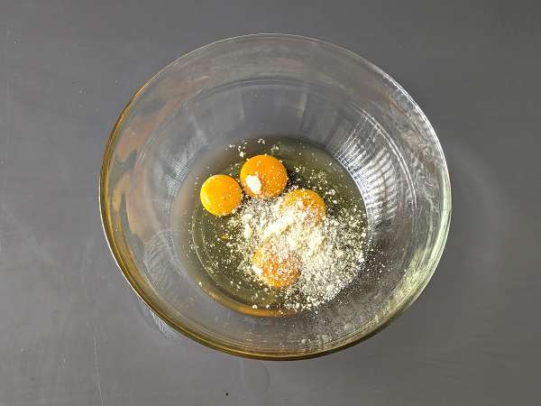 Spinach omelet, an easy and delicious vegetarian dish - Preparation step 5