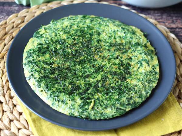 Spinach omelet, an easy and delicious vegetarian dish - Preparation step 10