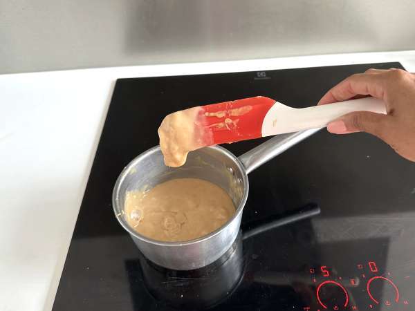 Brigadeiro with peanuts, a delicious brazilian delicacy - Preparation step 2