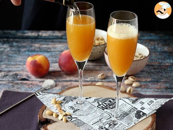 Bellini, the easy italian peach cocktail you can make at home! - Preparation step 2