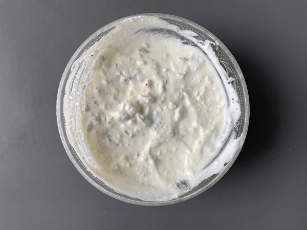 Yogurt, feta, lemon and mint sauce, super fresh! - Preparation step 1