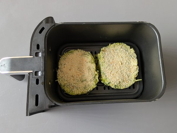 Zucchini and potato patties in airfryer - Preparation step 8