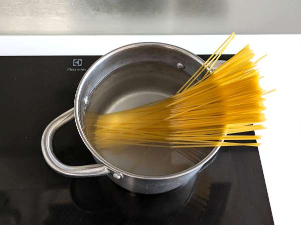 Pasta frittata in airfryer - Preparation step 1