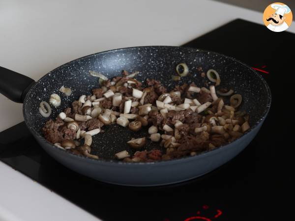 How to cook instant noodles? quick recipe with beef and mushrooms! - Preparation step 8