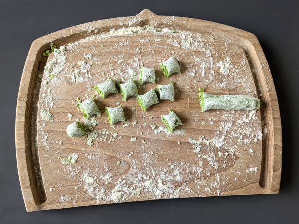 Pea gnocchi with mushroom sauce - Preparation step 4