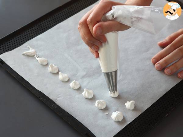 Mont blanc-style verrines with chestnut cream and meringue - Preparation step 3