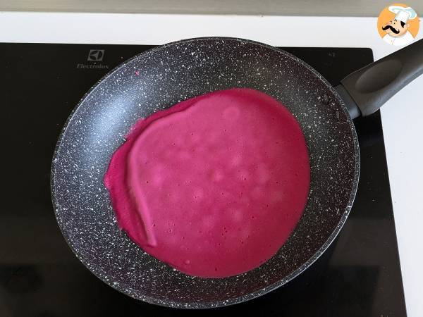 Beet crepe rolls with ricotta cheese and arugula - Preparation step 4