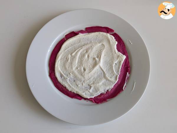 Beet crepe rolls with ricotta cheese and arugula - Preparation step 6