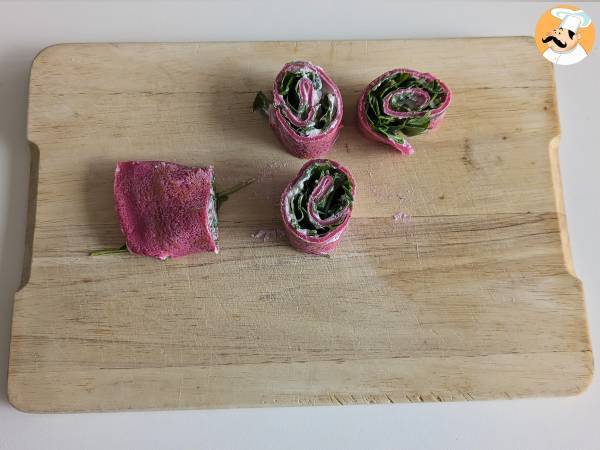 Beet crepe rolls with ricotta cheese and arugula - Preparation step 9