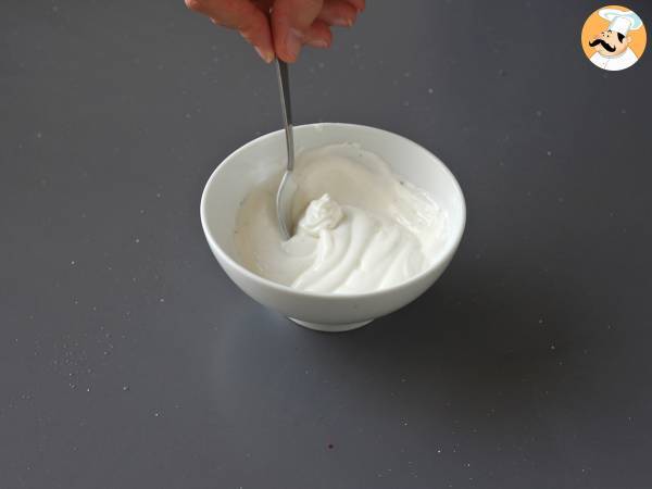 Turkish-style eggs on a yogurt base with spicy oil - çilbir - Preparation step 1