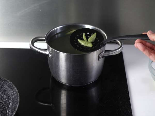 Super-easy broccoli pasta to get kids excited about vegetables, no material required! - Preparation step 7