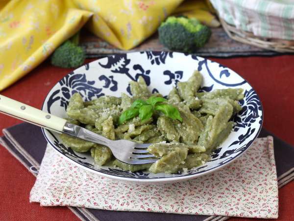 Super-easy broccoli pasta to get kids excited about vegetables, no material required! - Preparation step 10