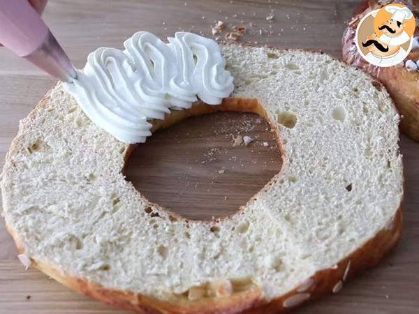 King's brioche stuffed with whipped cream, fluffy and creamy - spanish roscón de reyes - Preparation step 10