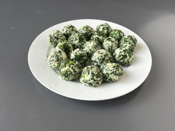 Spinach and ricotta malfatti, the easy no-knead homemade pasta recipe - Preparation step 6