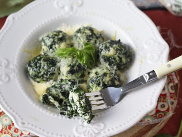 Spinach and ricotta malfatti, the easy no-knead homemade pasta recipe - Preparation step 9