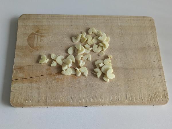 Spaghetti aglio, olio e peperoncino: the last minute dish of Italian tradition - Preparation step 3