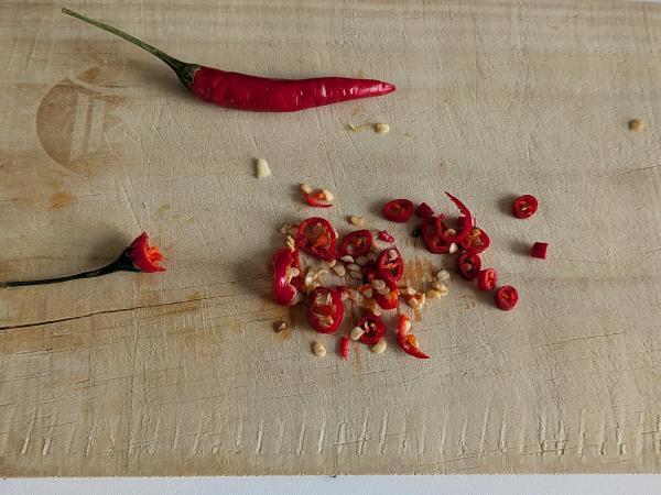 Spaghetti aglio, olio e peperoncino: the last minute dish of Italian tradition - Preparation step 4