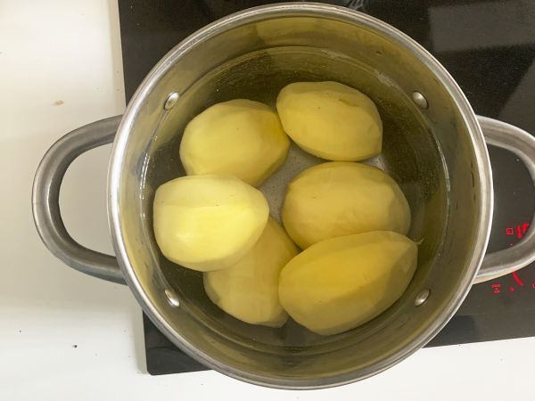 Cold potato cake with tuna and mayonnaise, you don't need an oven to make it! - Preparation step 1