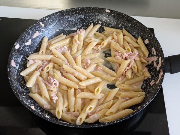 Cream and ham pasta: creamy, quick and irresistible! - Preparation step 6