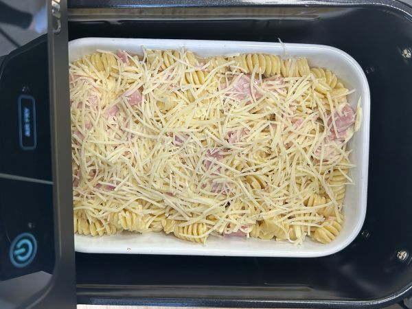 Ham and cheese pasta gratin in the airfryer - Preparation step 4