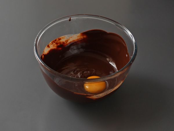 The perfect chocolate mousse, ultra gourmet with a hint of salt - Preparation step 3