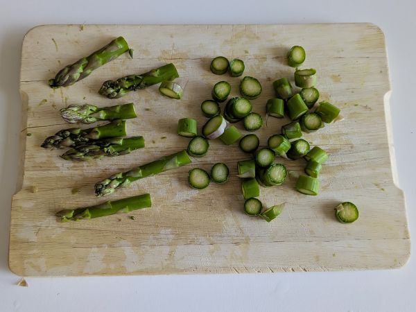Creamy asparagus and bacon pasta: easy and tasty recipe - Preparation step 1