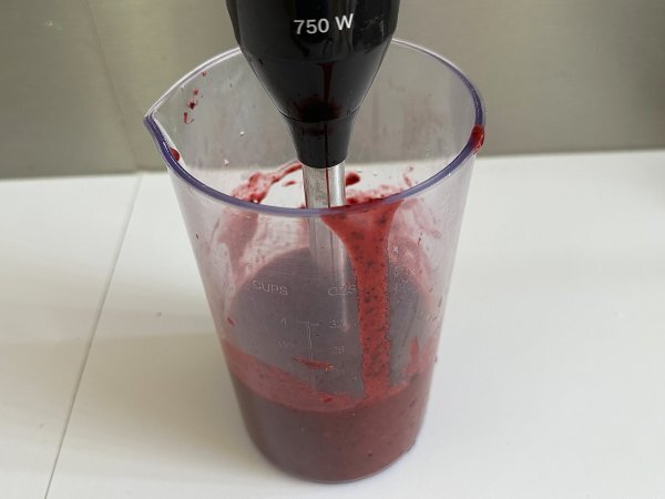How to make an easy and perfect berry coulis - Preparation step 2