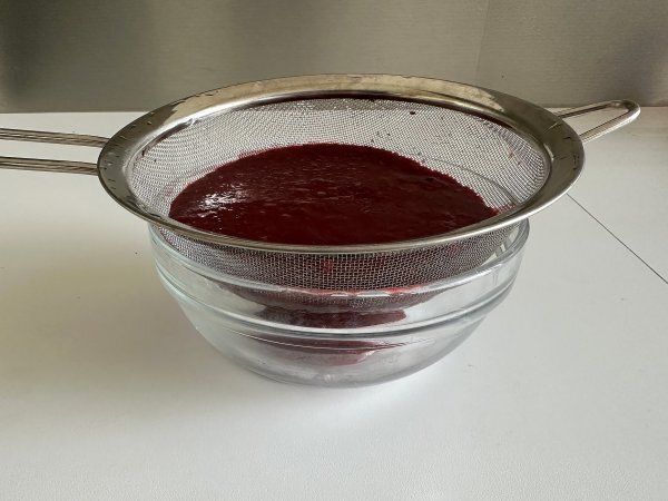 How to make an easy and perfect berry coulis - Preparation step 3