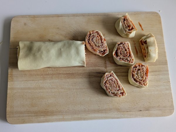 Puff pastry rolls in air fryer: quick and easy recipe - Preparation step 5