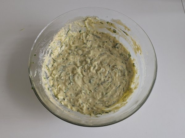 Zucchini muffins in air fryer: the light and fluffy recipe - Preparation step 4