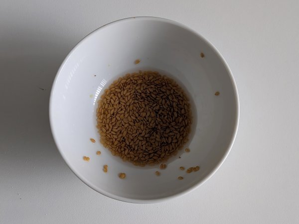 Fluffy vegan pancakes with flax egg: easy and egg-free recipe - Preparation step 2
