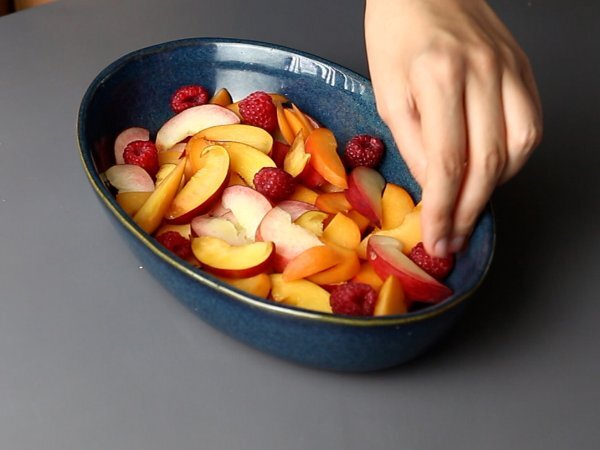 Fruit salad: peach apricot raspberry super gourmet! - Preparation step 4