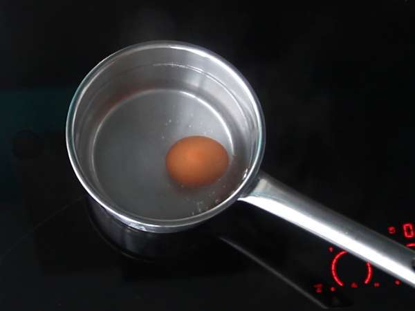 Creamy avocado mayonnaise with hard-boiled egg - no raw egg - Preparation step 1