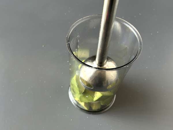 Creamy avocado mayonnaise with hard-boiled egg - no raw egg - Preparation step 3