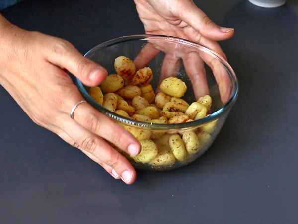 Crispy gnocchi salad, ultra trendy, gourmet and balanced, perfect for summer! - Preparation step 1