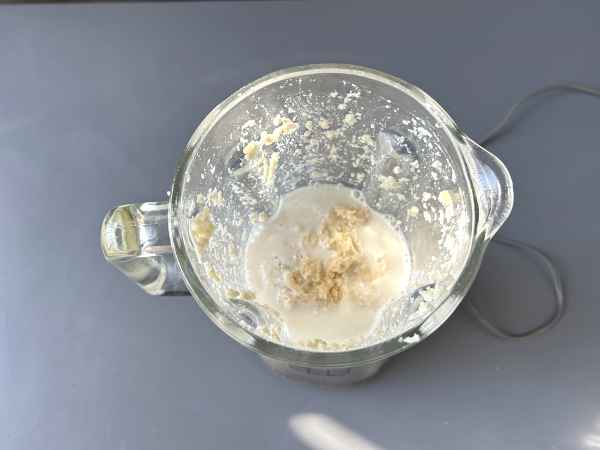 Spanish ajoblanco Andaluz: the cold soup that always appeals in the summertime - Preparation step 4