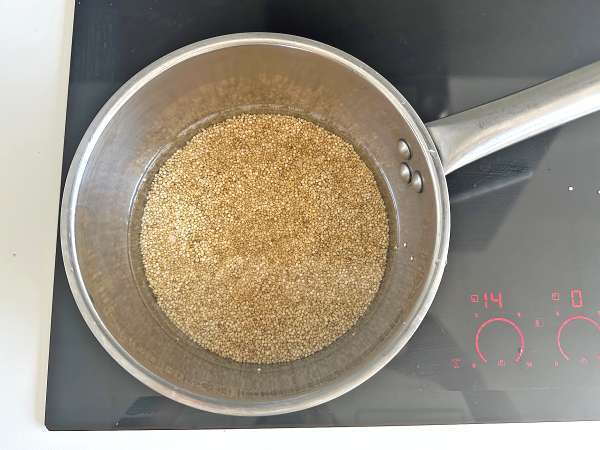 Quinoa salad with a tabbouleh flavor: Refreshing and even healthier - Preparation step 1
