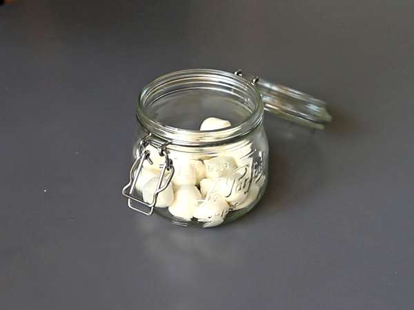 Marinated mozzarella balls, for aperitifs or salads! - Preparation step 1