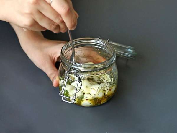 Marinated mozzarella balls, for aperitifs or salads! - Preparation step 3