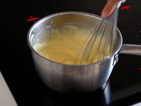 Lemon tiramisu, a classic with a tangy twist - Preparation step 2