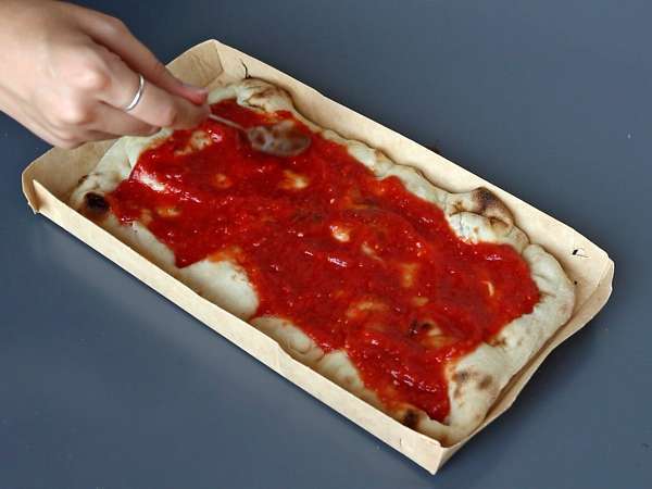 Delicious and super-quick pinsa - Preparation step 2