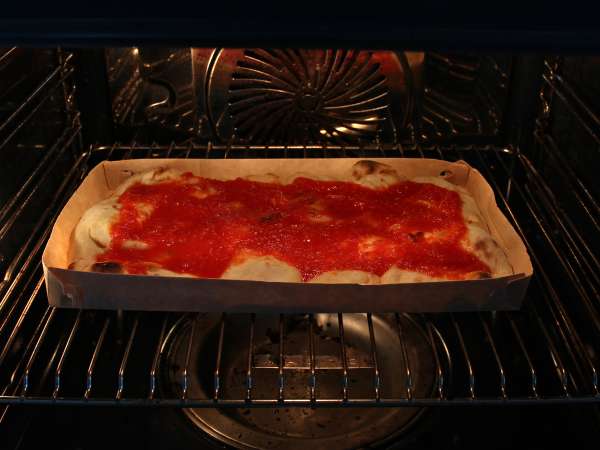 Delicious and super-quick pinsa - Preparation step 3