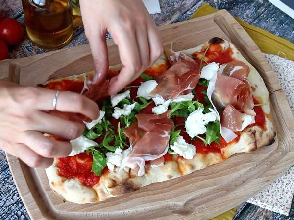 Delicious and super-quick pinsa - Preparation step 4