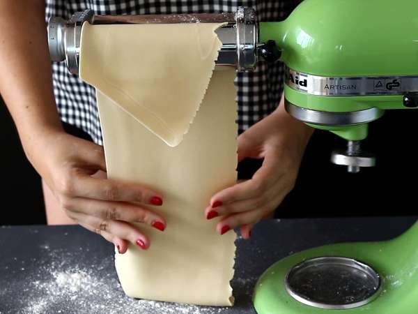 How do you make homemade lasagne pasta? - Preparation step 6